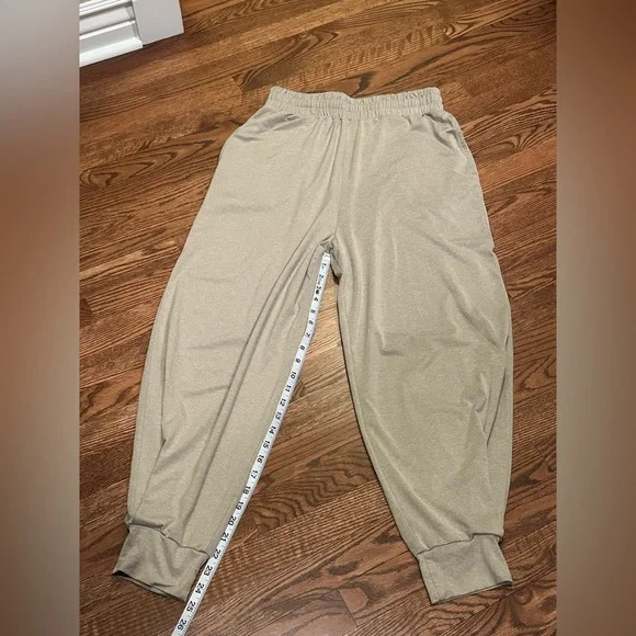 Varley Oatmeal Color Fluid Stretch Jersey Joggers Size Medium - Picture 6 of 8